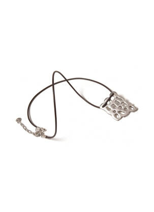 Colier gri N°3 femeie