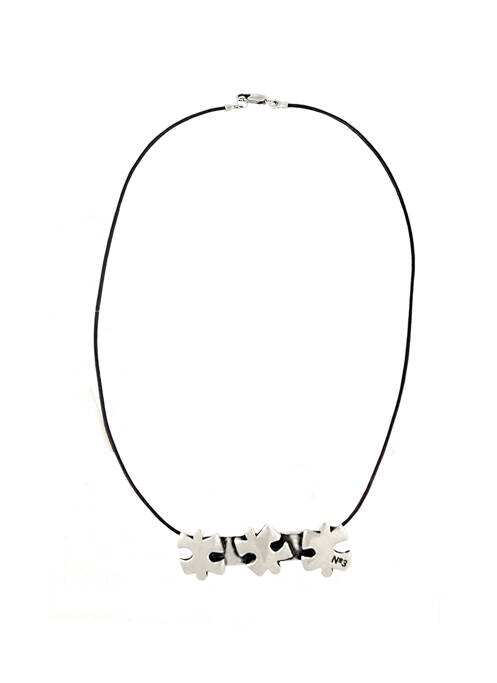 Colier gri N°3 femeie