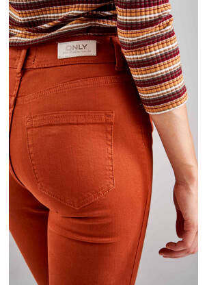 Blugi skinny maro ONLY femeie