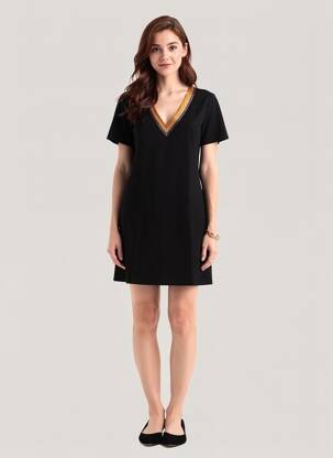 Rochie scurtă mâneci scurte mâneci scurte negru CHARMING GIRL femeie