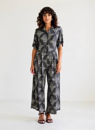 Salopetă-pantalon închidere cu nasturi la spate mâneci scurte negru MASAI femeie
