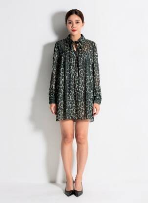 Rochie scurtă croială fluidă mâneci lungi verde TRAFFIC PEOPLE femeie