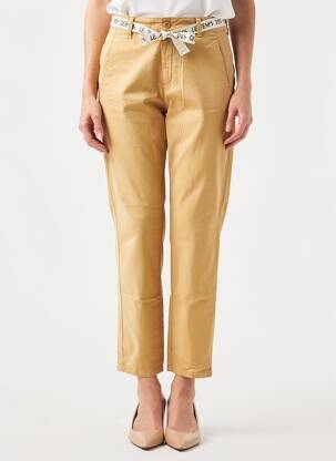Pantalon 7/8 închidere cu fermoar sub clapetă cu nasturi bej LE TEMPS DES CERISES femeie