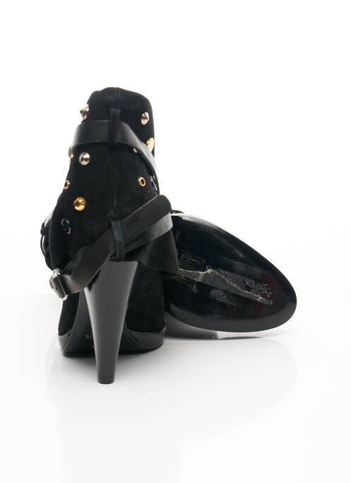 Botine/Ghete negru VERSUS femeie