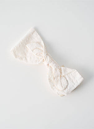 Accesoriu pentru păr bej BUHO fată