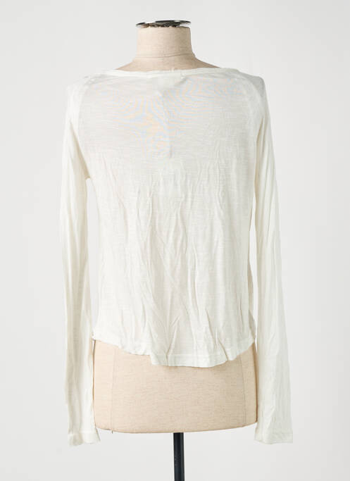 Top alb RED + femeie