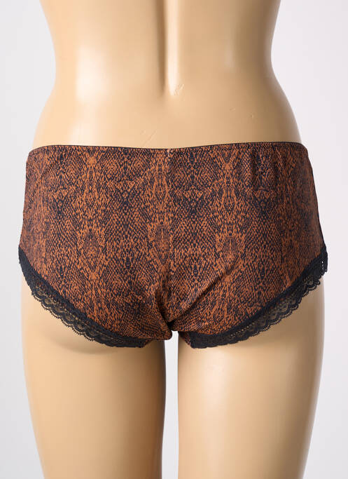 Shorty maro ESCORT femeie