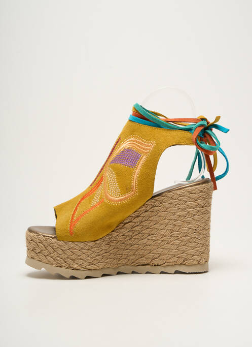 Sandale/Pantofi decupați galben ANGEL DE LA GUARDA femeie