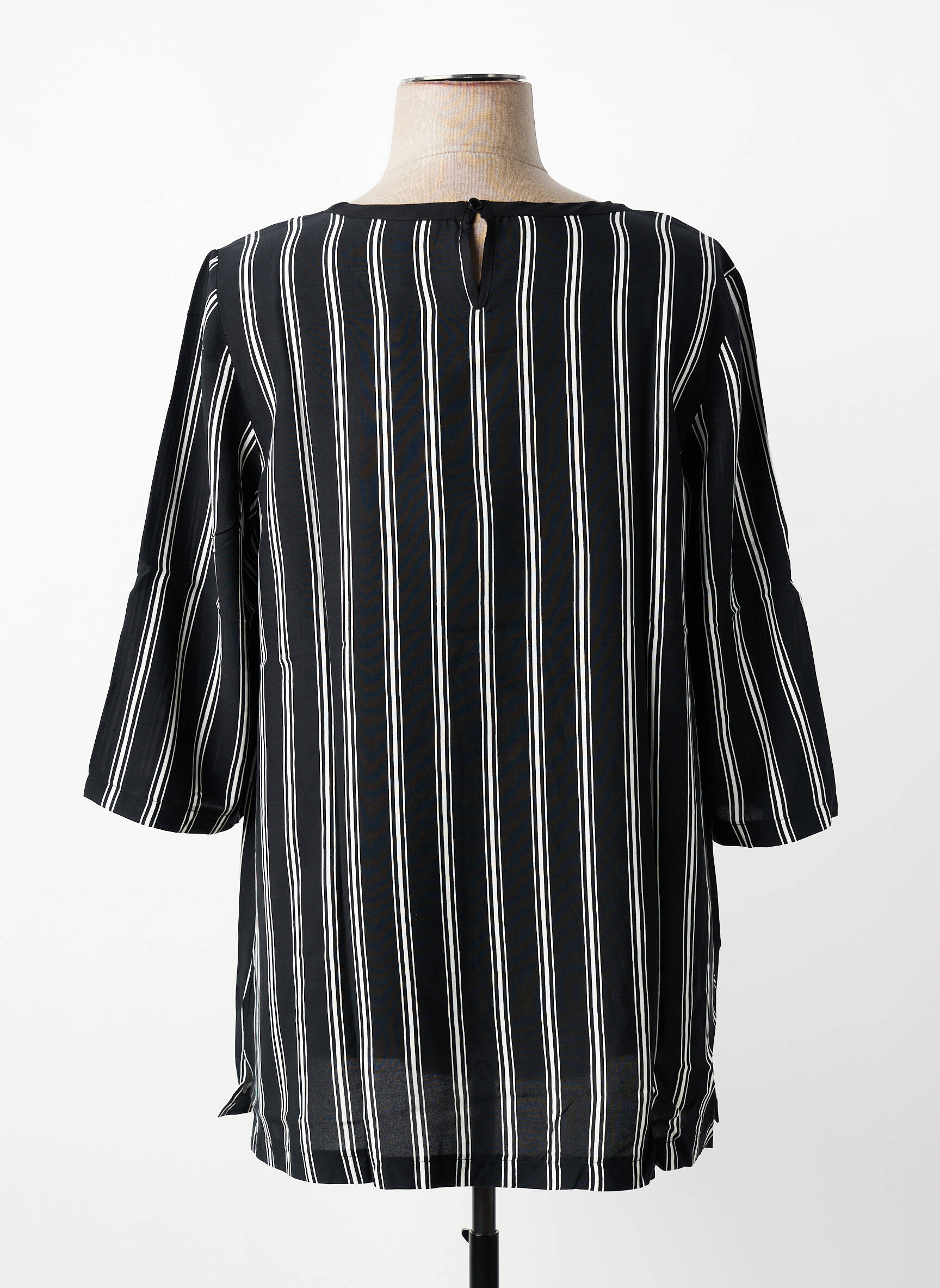 Top guler rotund mâneci 3/4 negru SHEEGO femeie