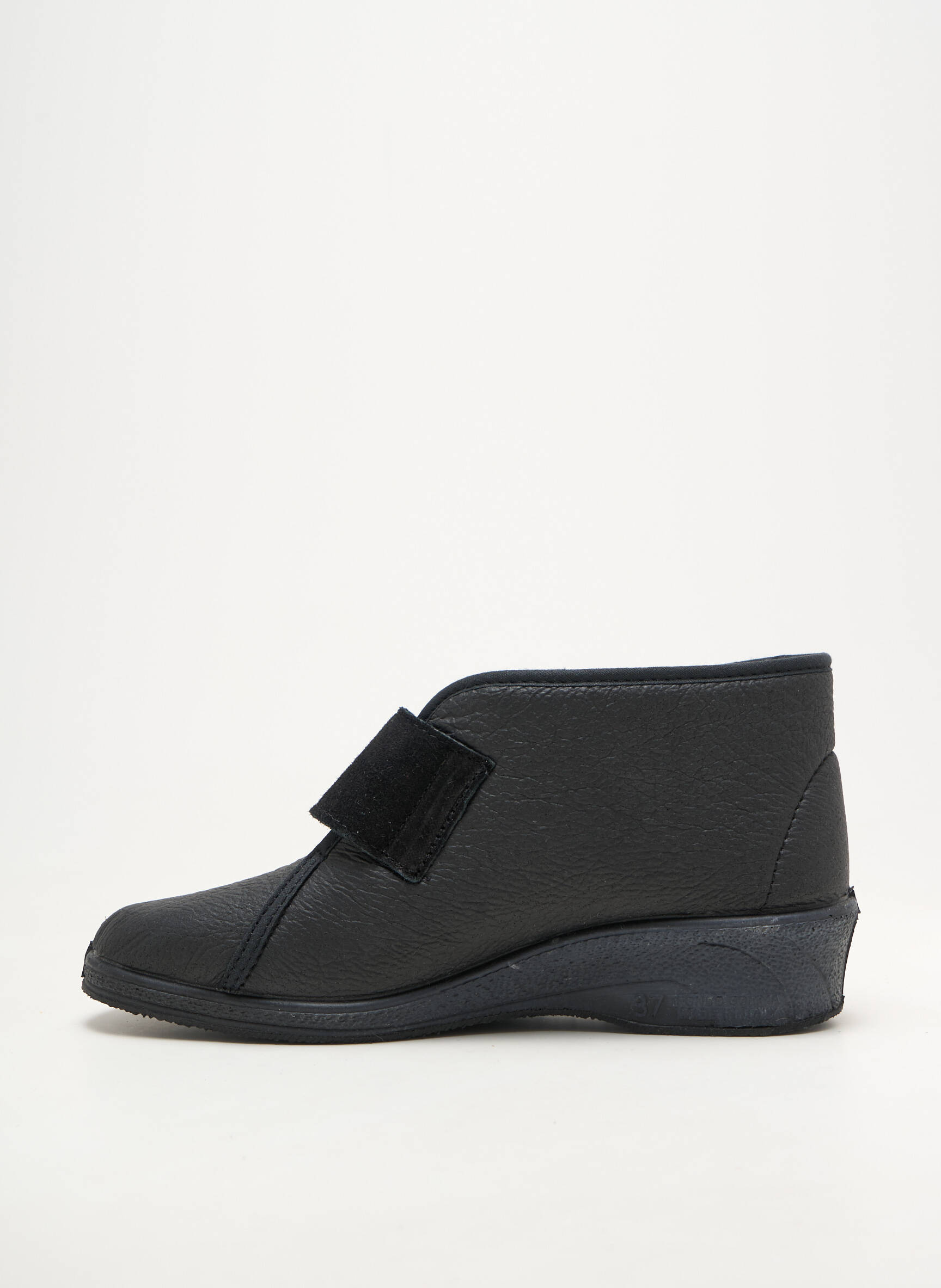 Papuci/pantofi de casă închidere cu arici toc plat până la 3 cm negru EMANUELA femeie