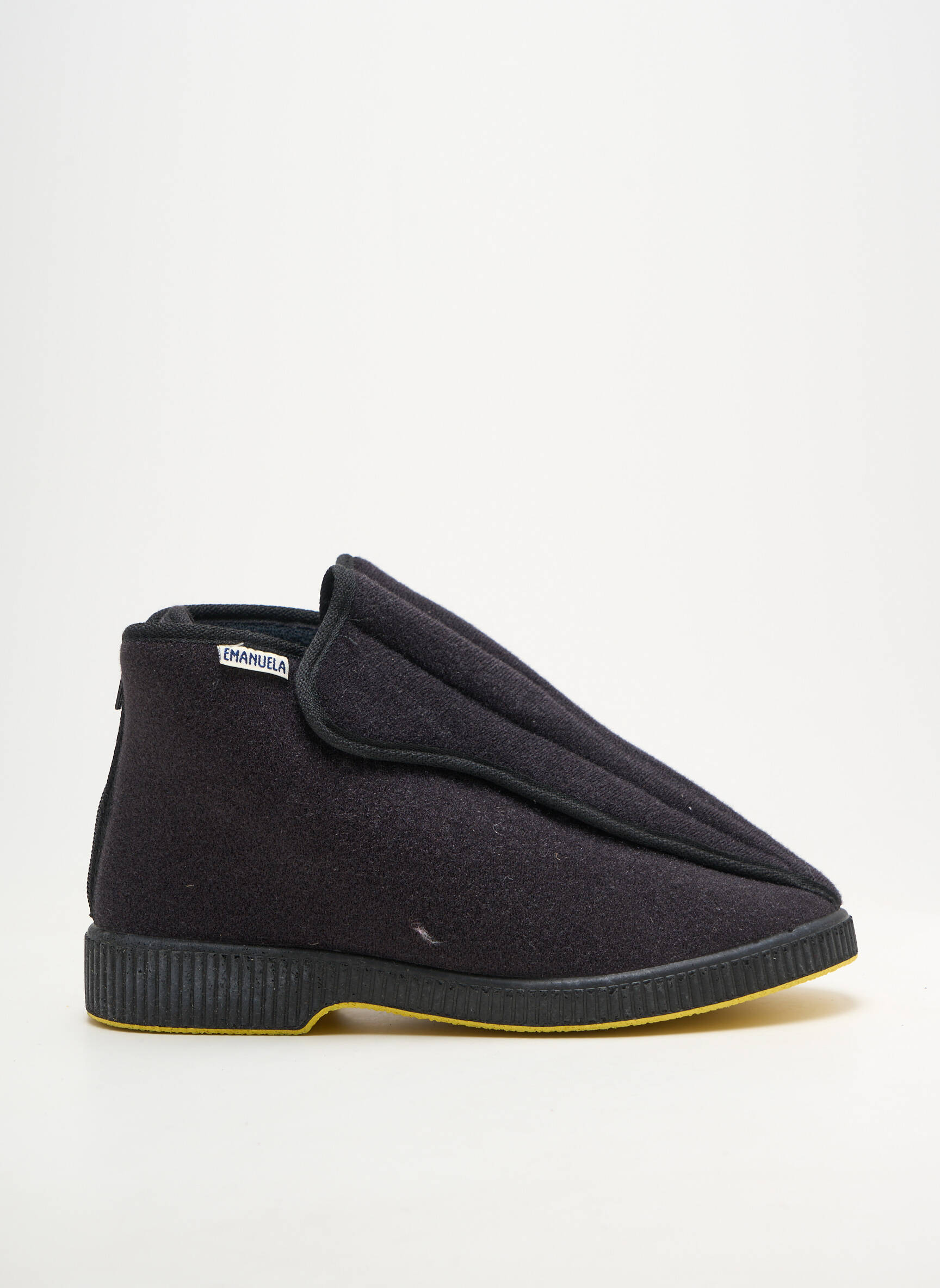 Papuci/pantofi de casă închidere cu arici vârf rotund negru EMANUELA unisex