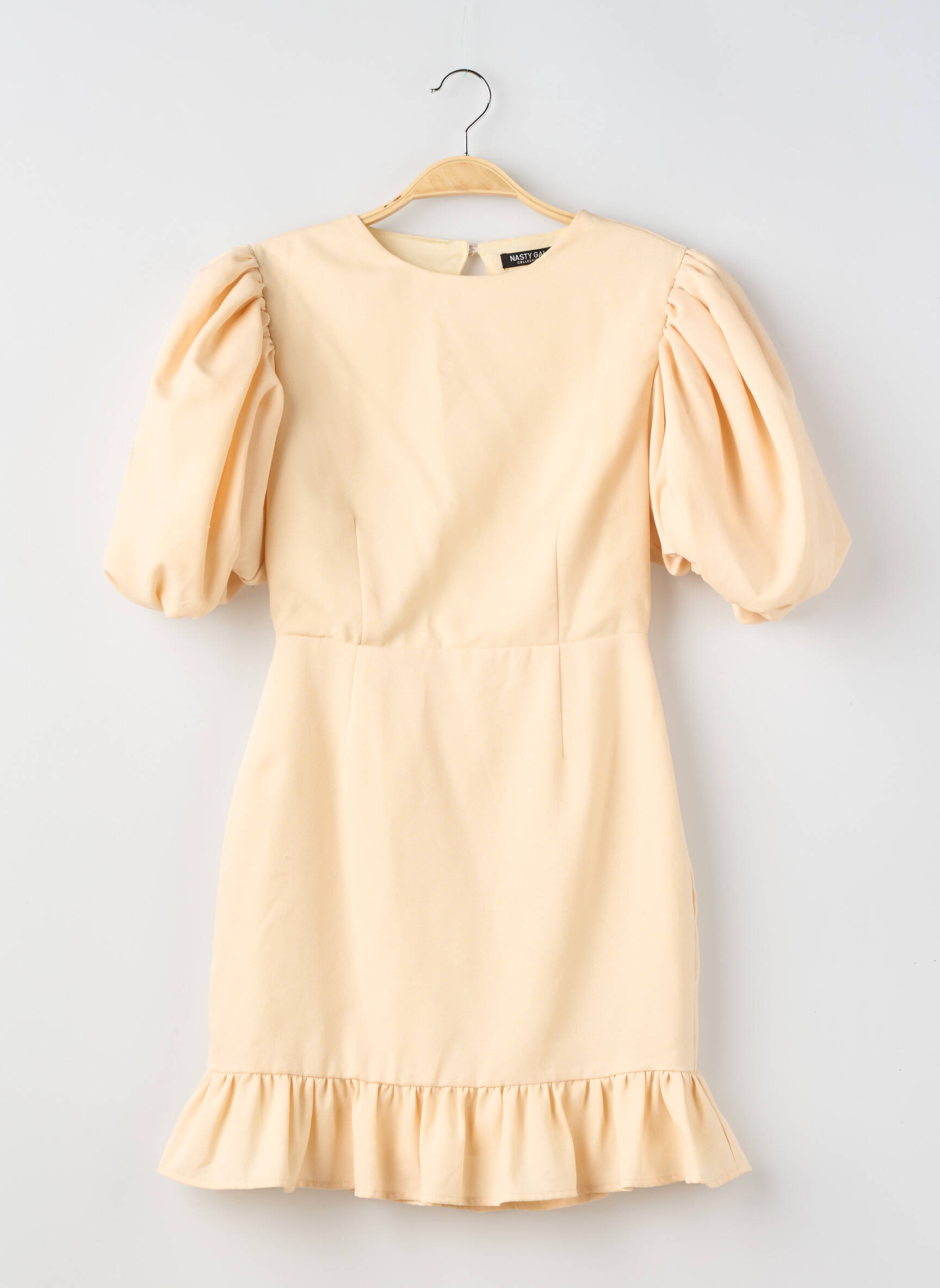 Rochie scurtă mâneci scurte mâneci scurte bej NASTY GAL femeie