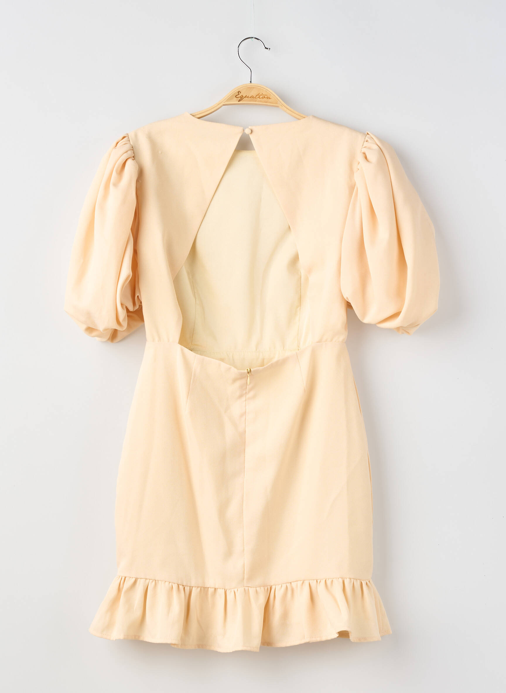 Rochie scurtă mâneci scurte mâneci scurte bej NASTY GAL femeie