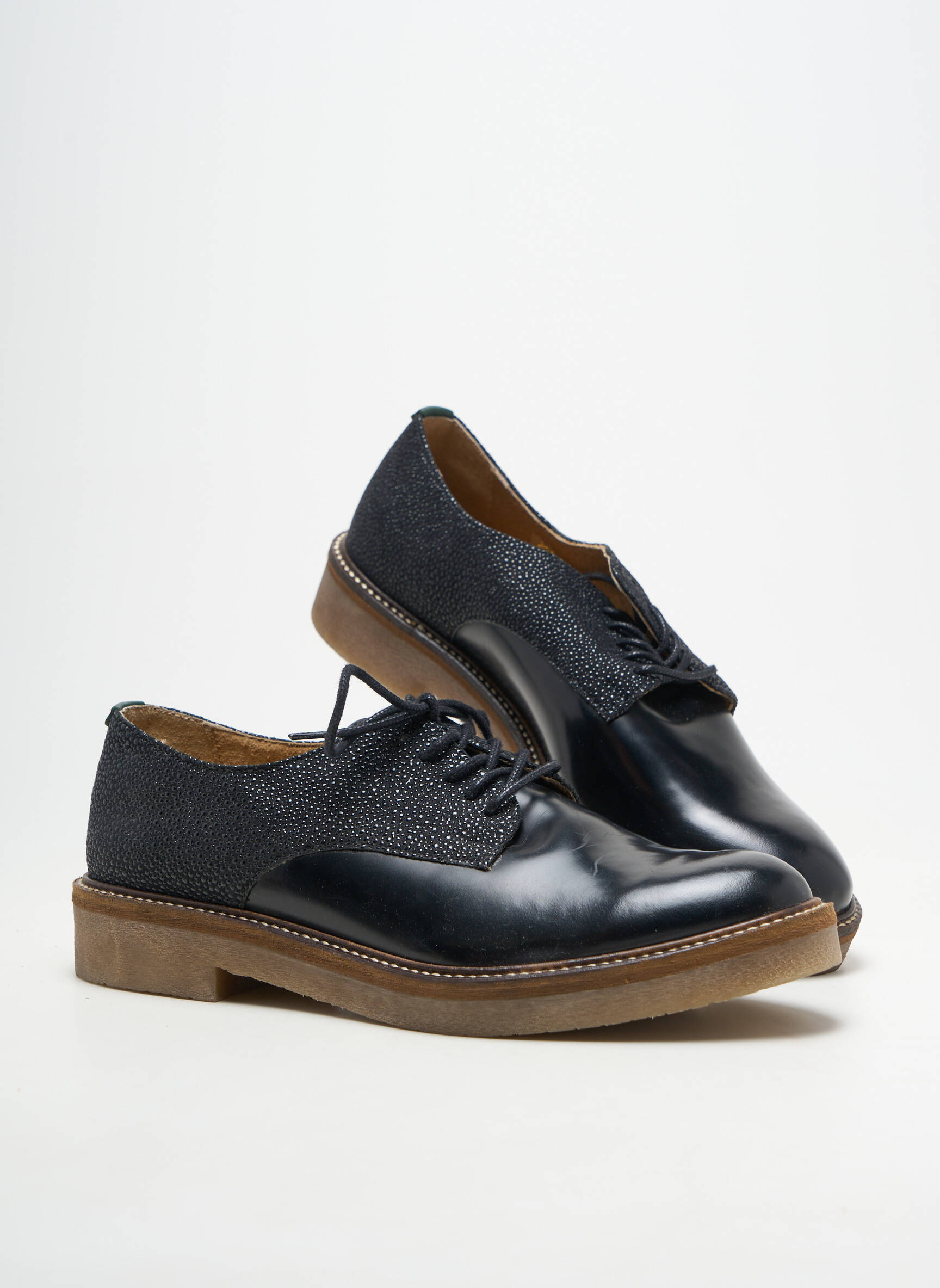 Derby-uri material neted toc plat până la 3 cm negru KICKERS femeie