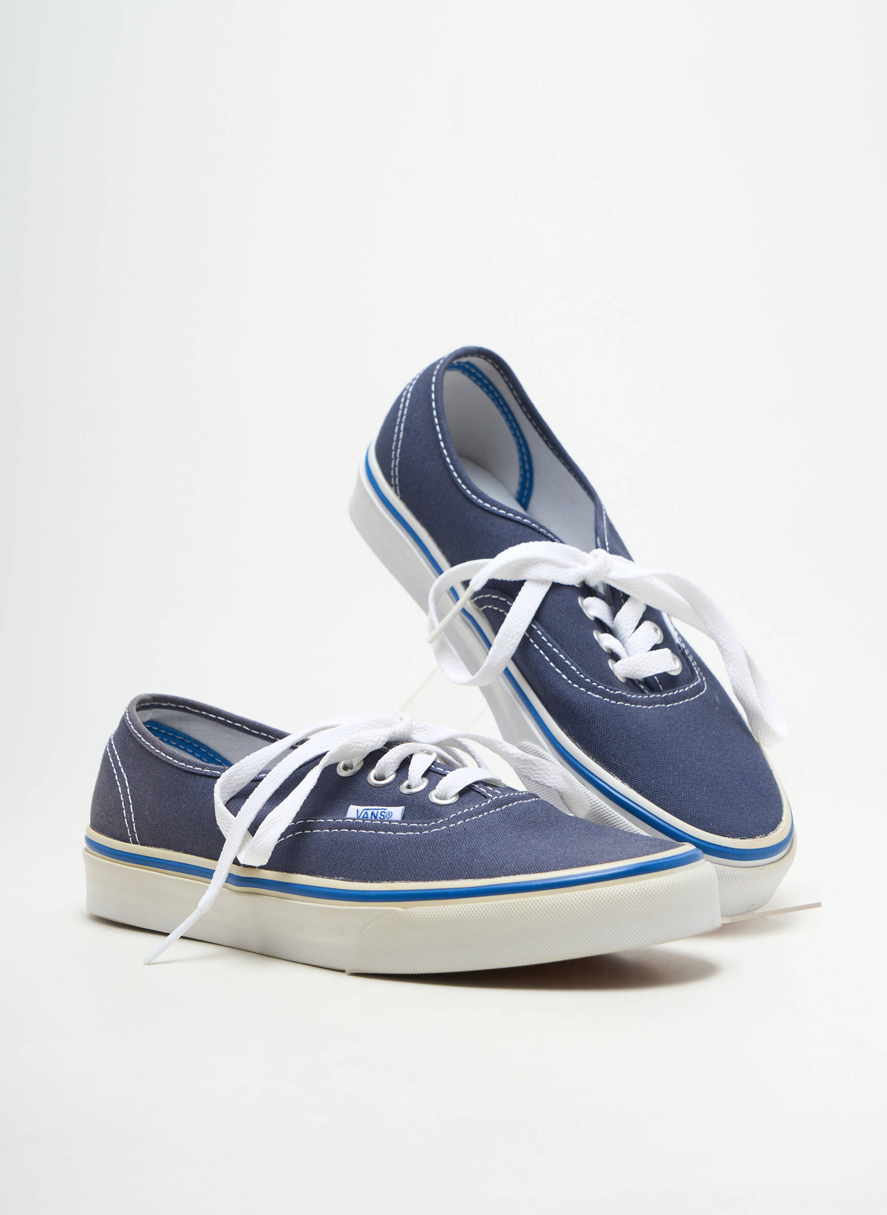 Adidași vârf rotund toc plat până la 3 cm albastru VANS femeie