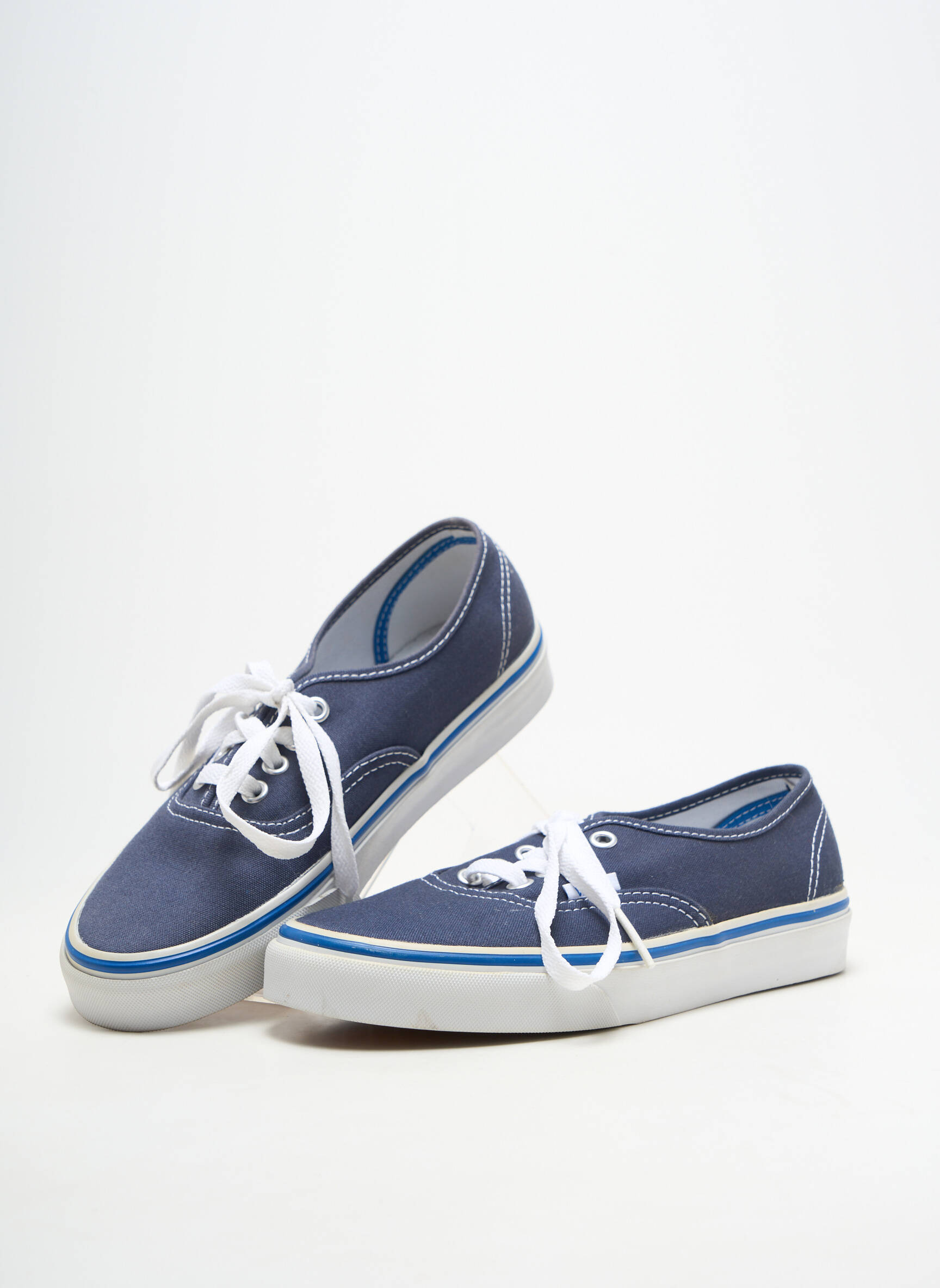 Adidași vârf rotund toc plat până la 3 cm albastru VANS femeie