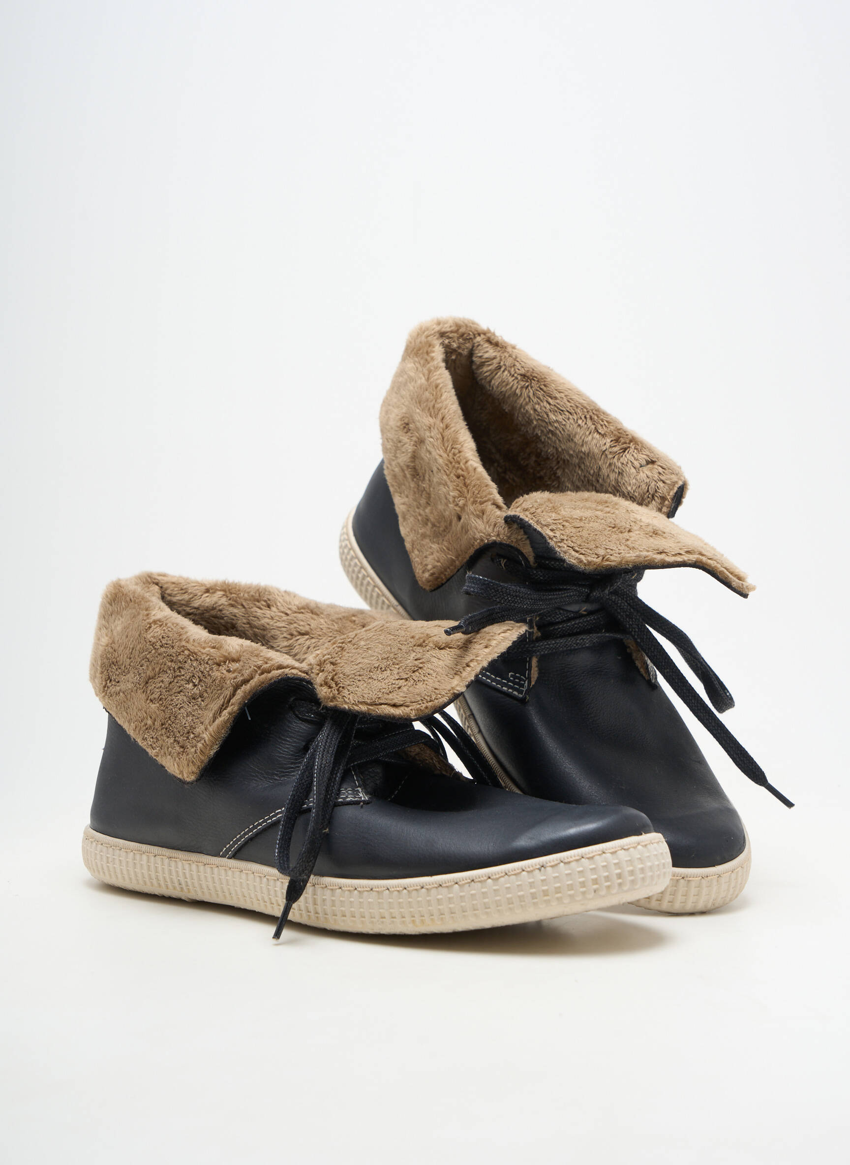 Adidași umplută vârf rotund negru VICTORIA unisex