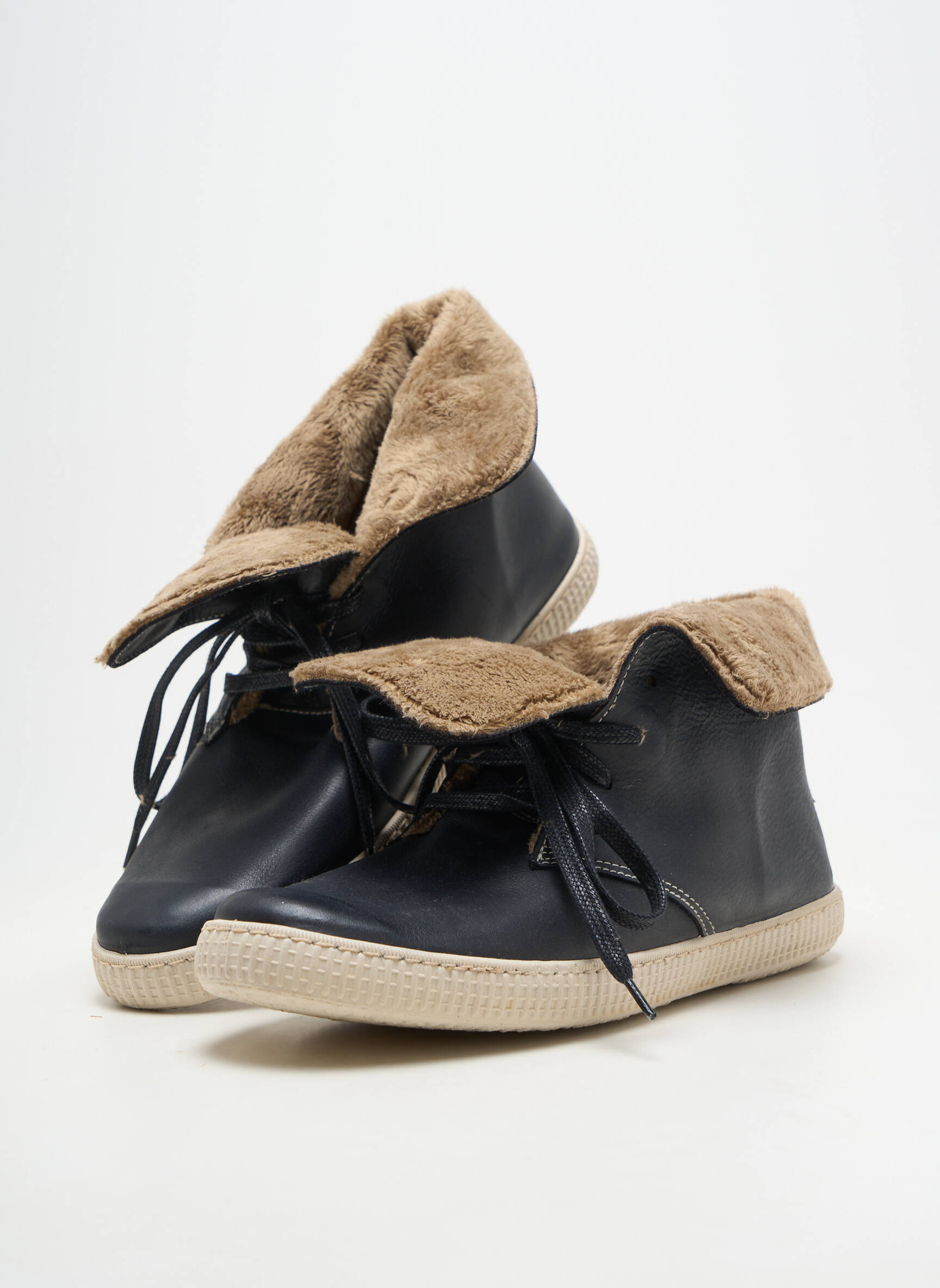 Adidași umplută vârf rotund negru VICTORIA unisex