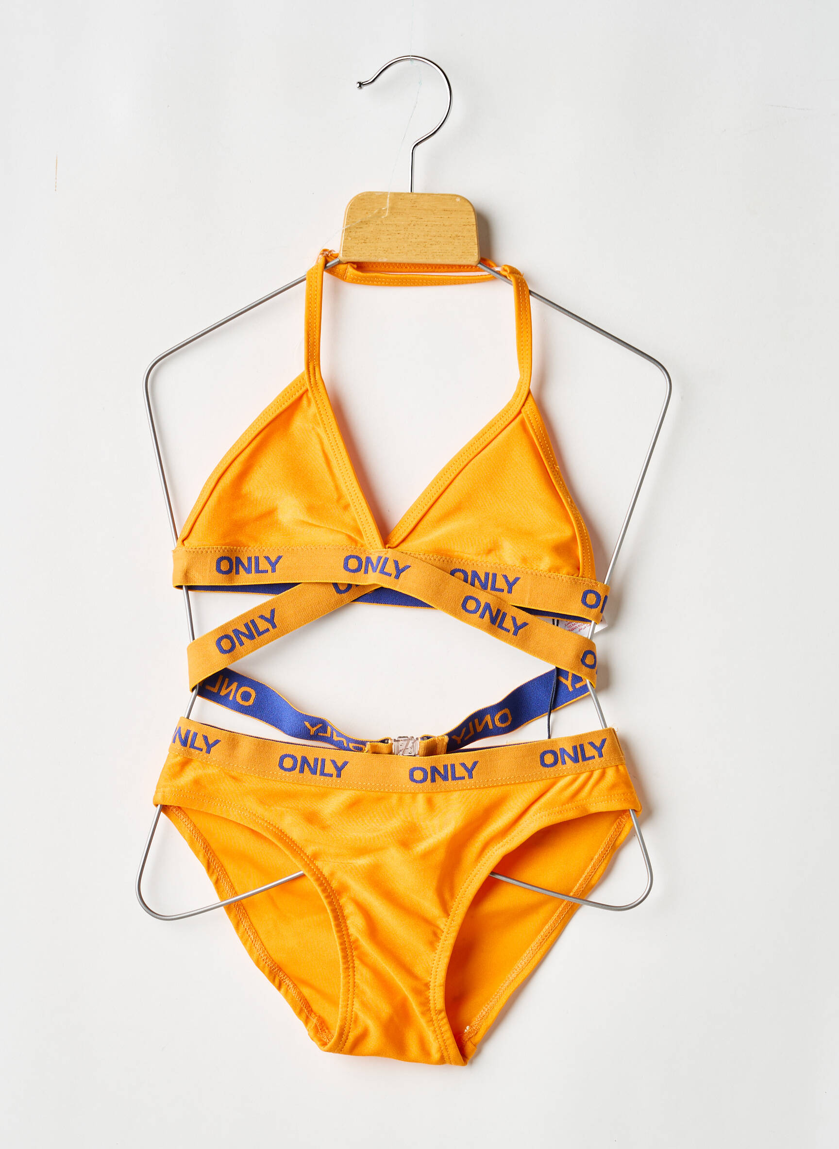 Costum de baie din două piese efect material satinat portocalie ONLY fată