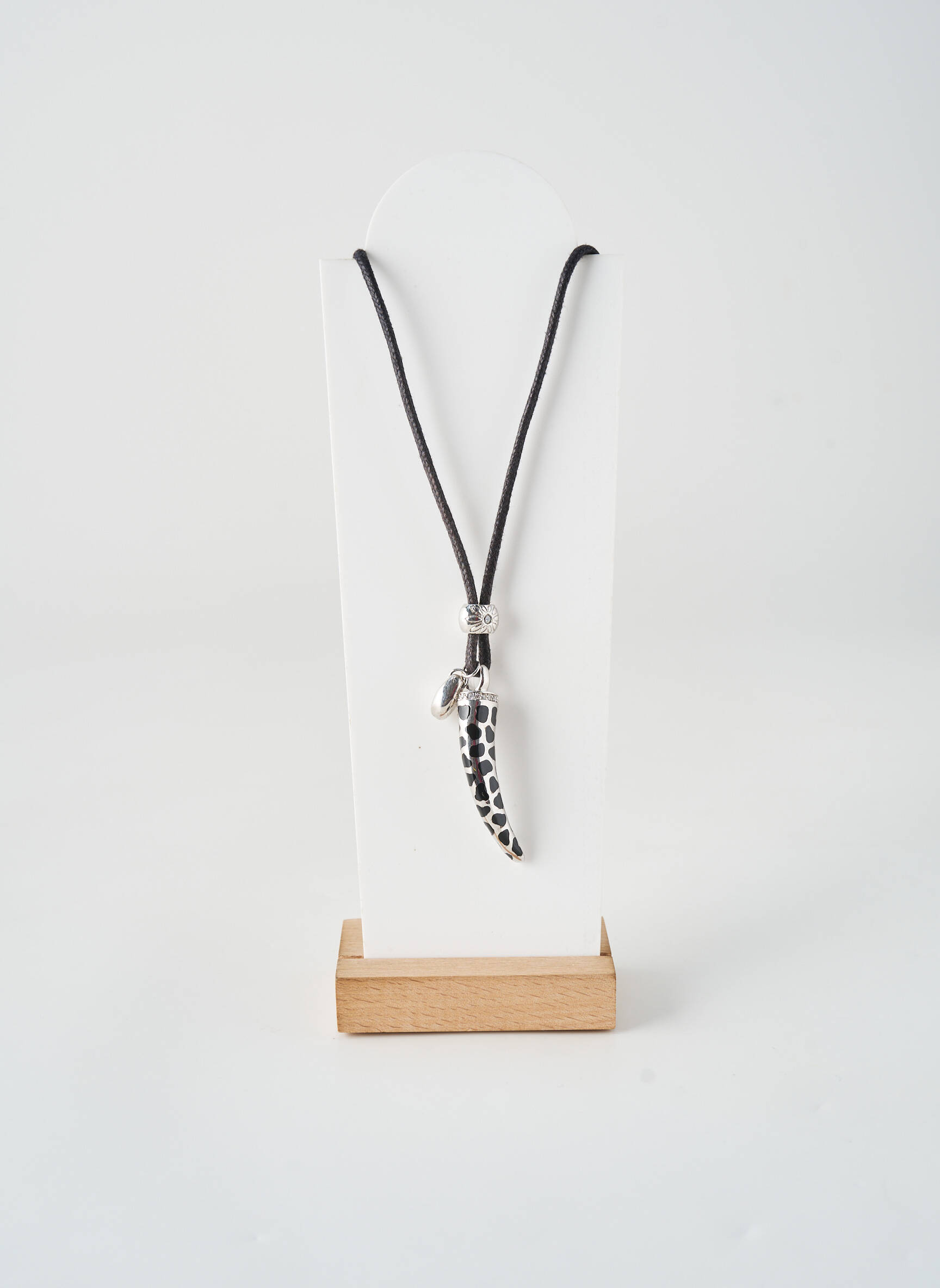 Colier materiale metalice negru COBRA femeie