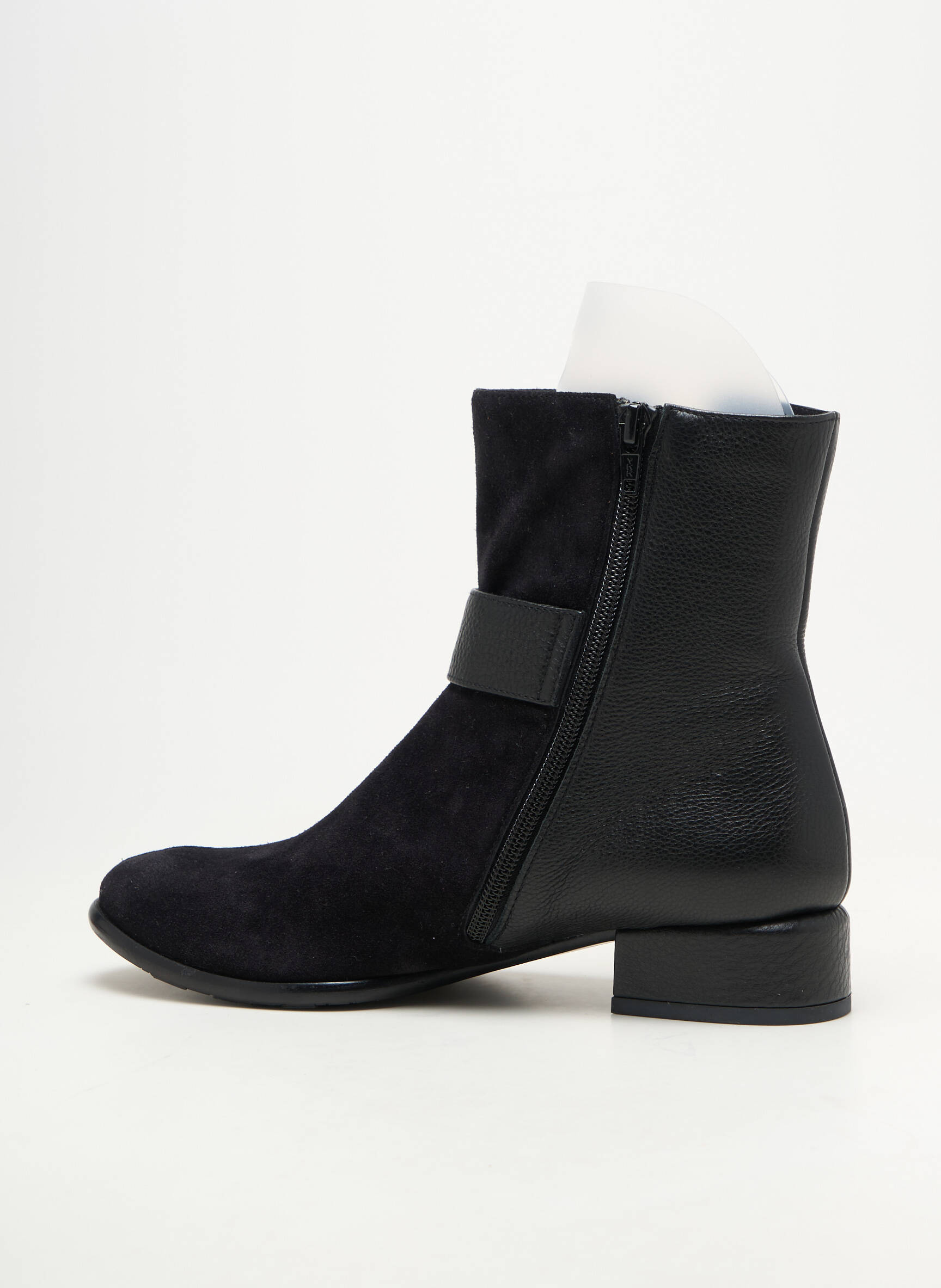 Botine/ghete toc mic toc plat până la 3 cm negru CHIE MIHARA femeie