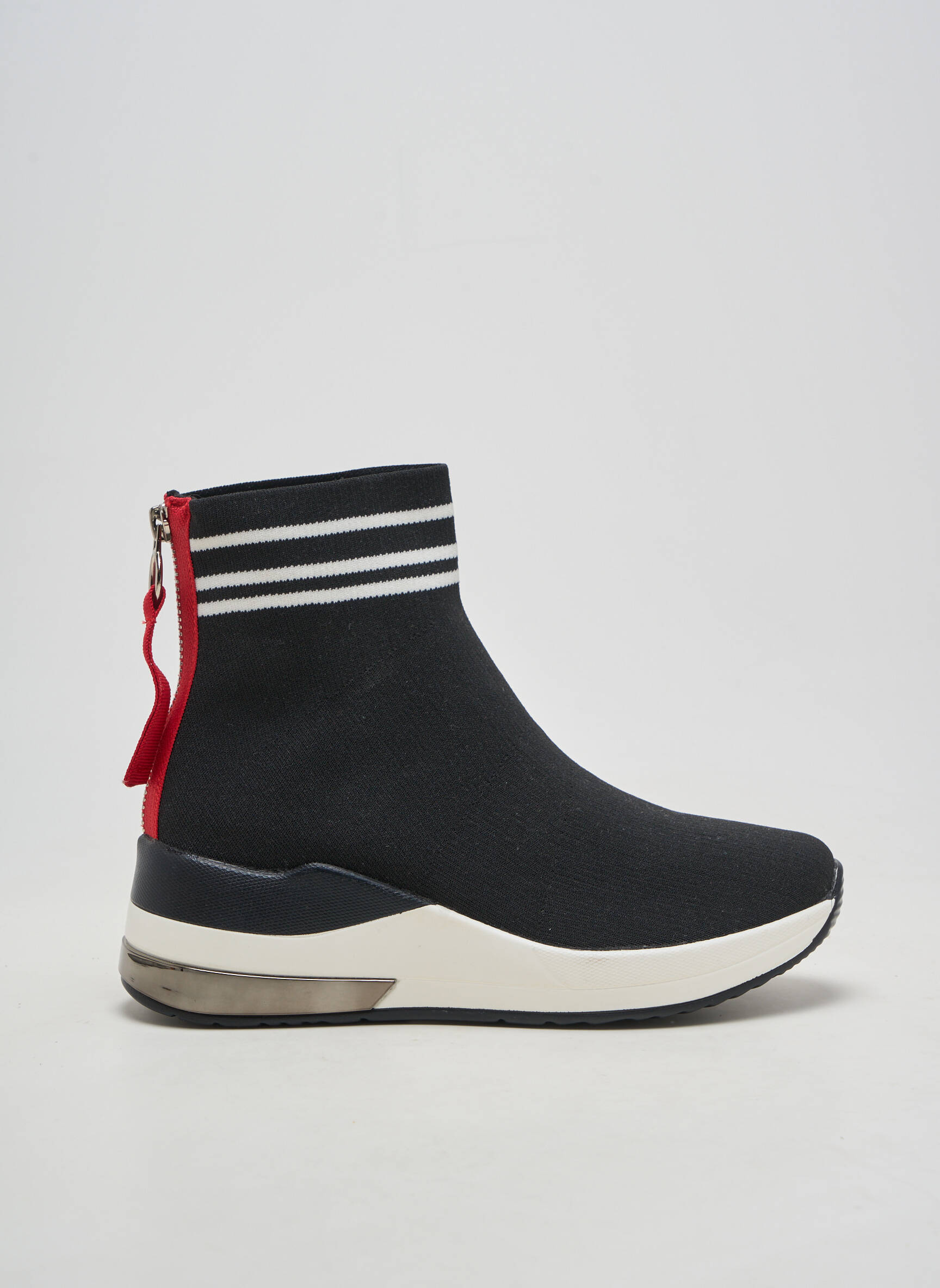 Adidași vârf rotund toc de 4 la 6 cm negru EXÉ femeie