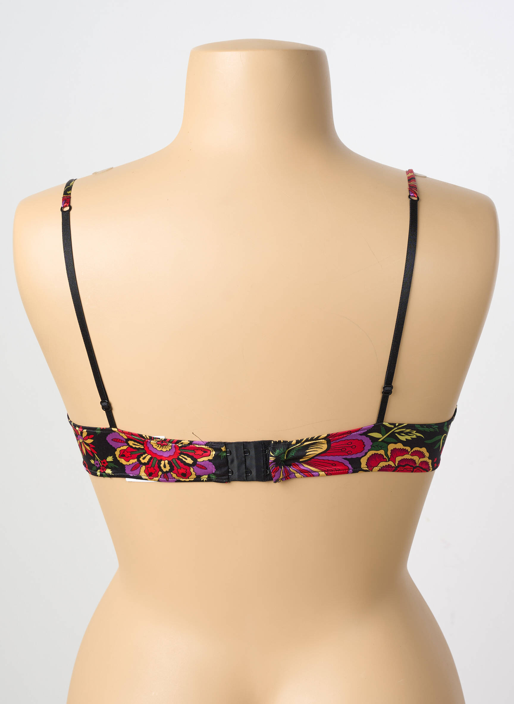 Sutien sutien balconet cu decolteu înalt sutien balconet cu decolteu înalt negru ANDRES SARDA femeie