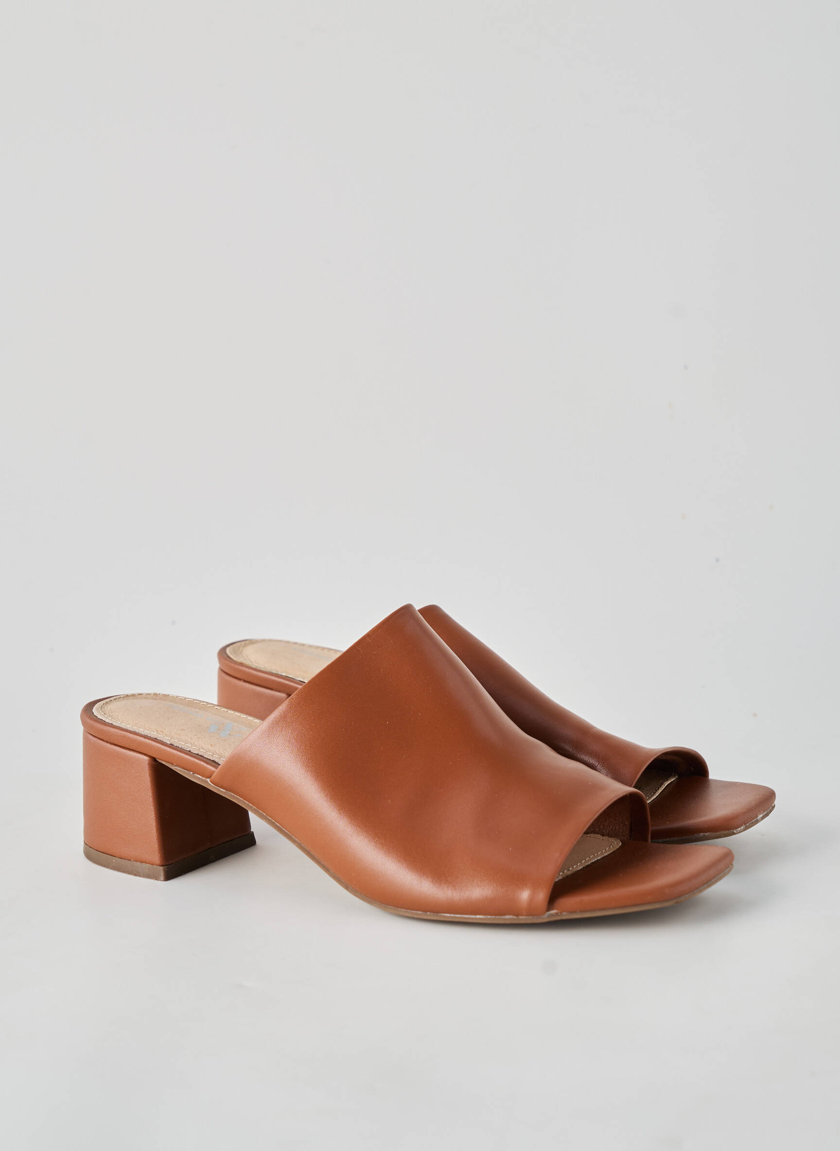 Mulete/saboți material neted toc de 4 la 6 cm maro VANESSA WU femeie