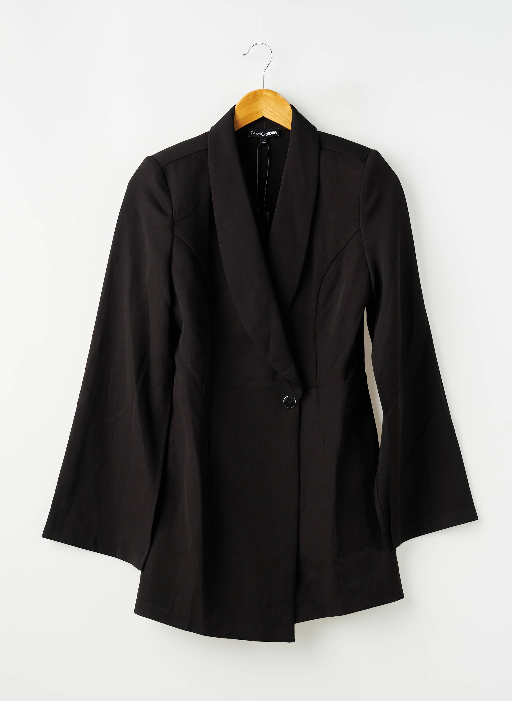 Salopetă scurtă țesătură crep mâneci lungi negru FASHION NOVA femeie