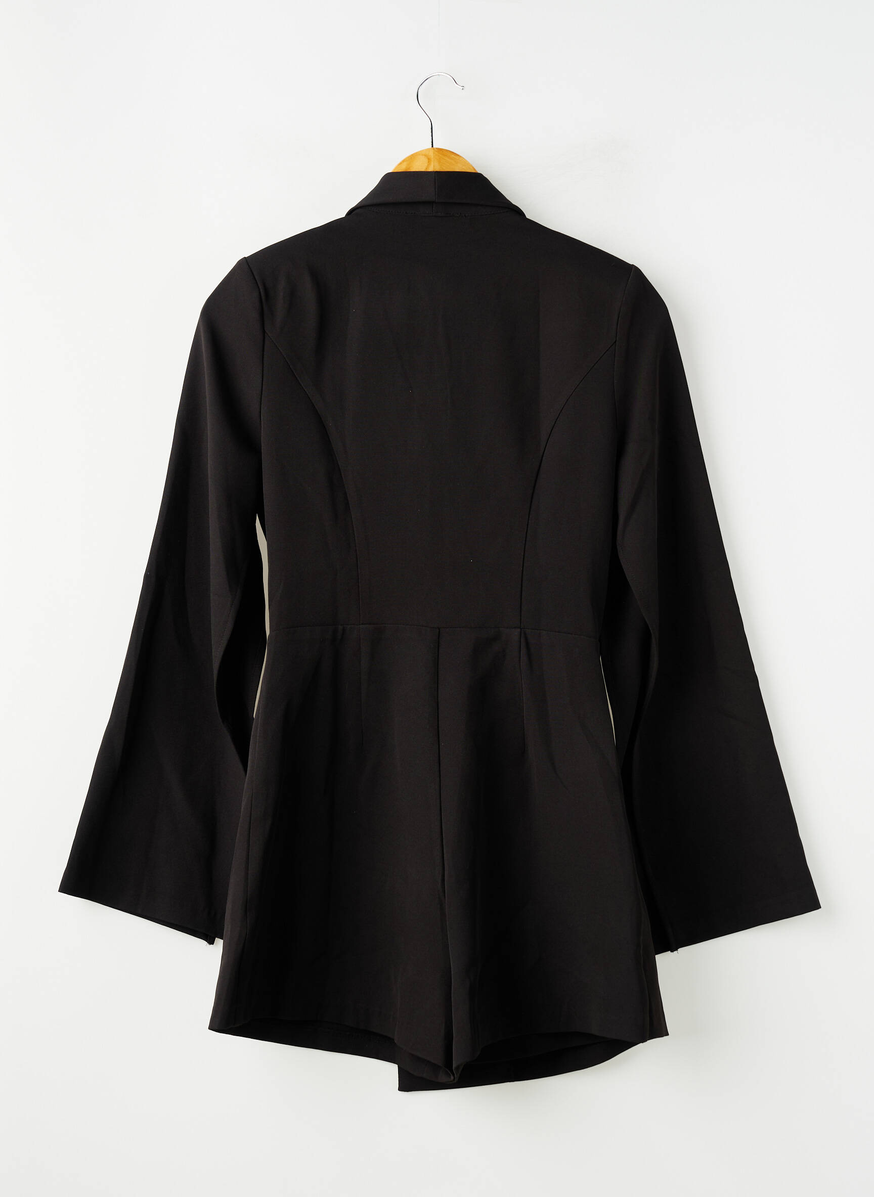 Salopetă scurtă țesătură crep mâneci lungi negru FASHION NOVA femeie