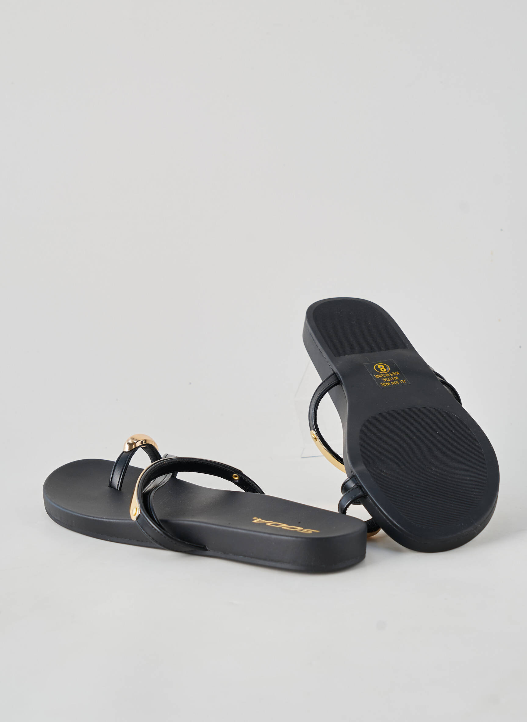 Mulete/saboți material neted toc plat până la 3 cm negru SODA femeie