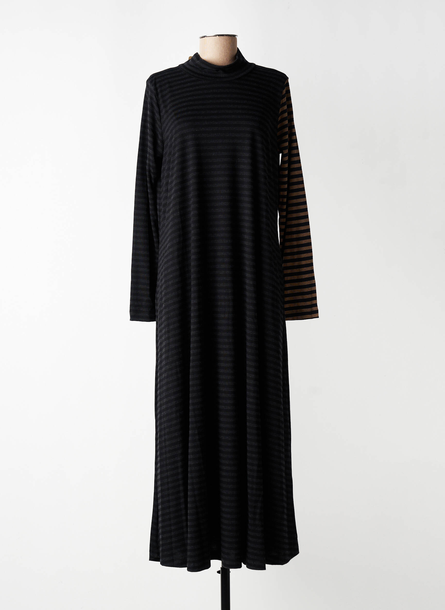 Rochie lungă mâneci lungi mâneci lungi negru URBAN BY ALEMBIKA femeie