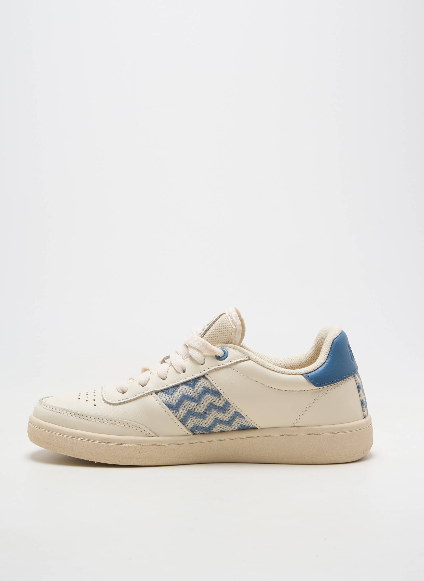 Adidași material neted toc plat până la 3 cm alb N'GO femeie