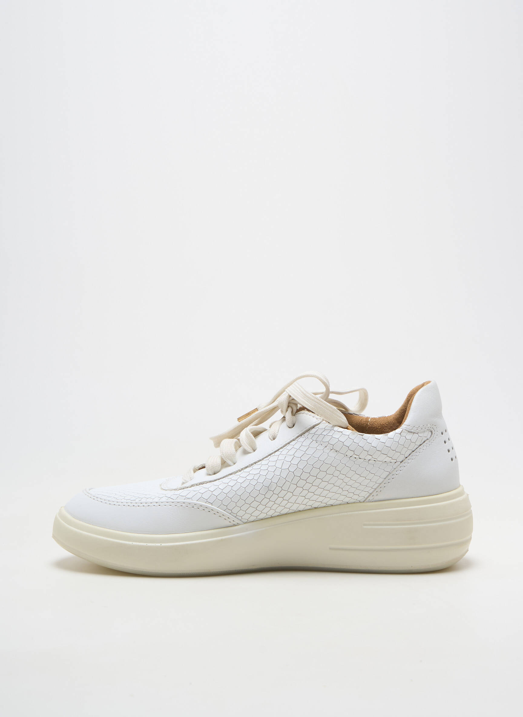 Adidași material neted toc de 4 la 6 cm alb TBS femeie
