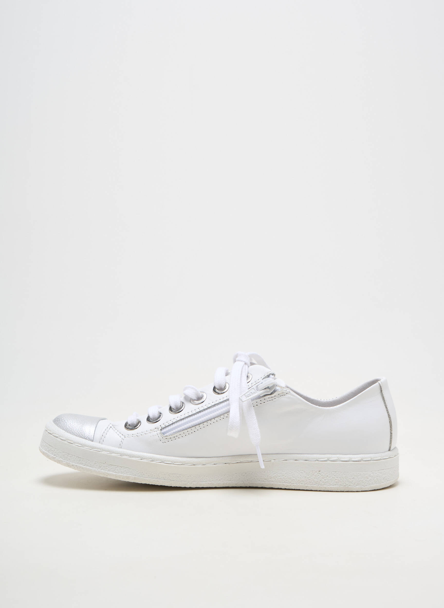 Adidași material neted toc plat până la 3 cm alb CHACAL femeie