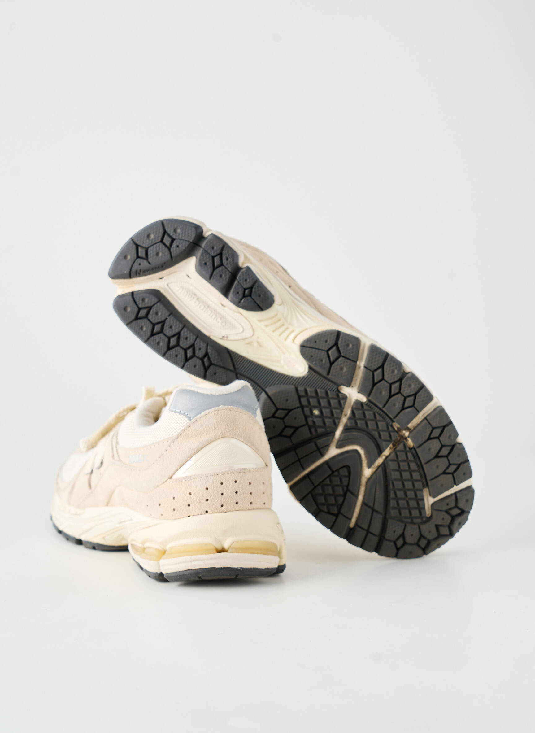 Adidași nubuc toc plat până la 3 cm bej NEW BALANCE femeie