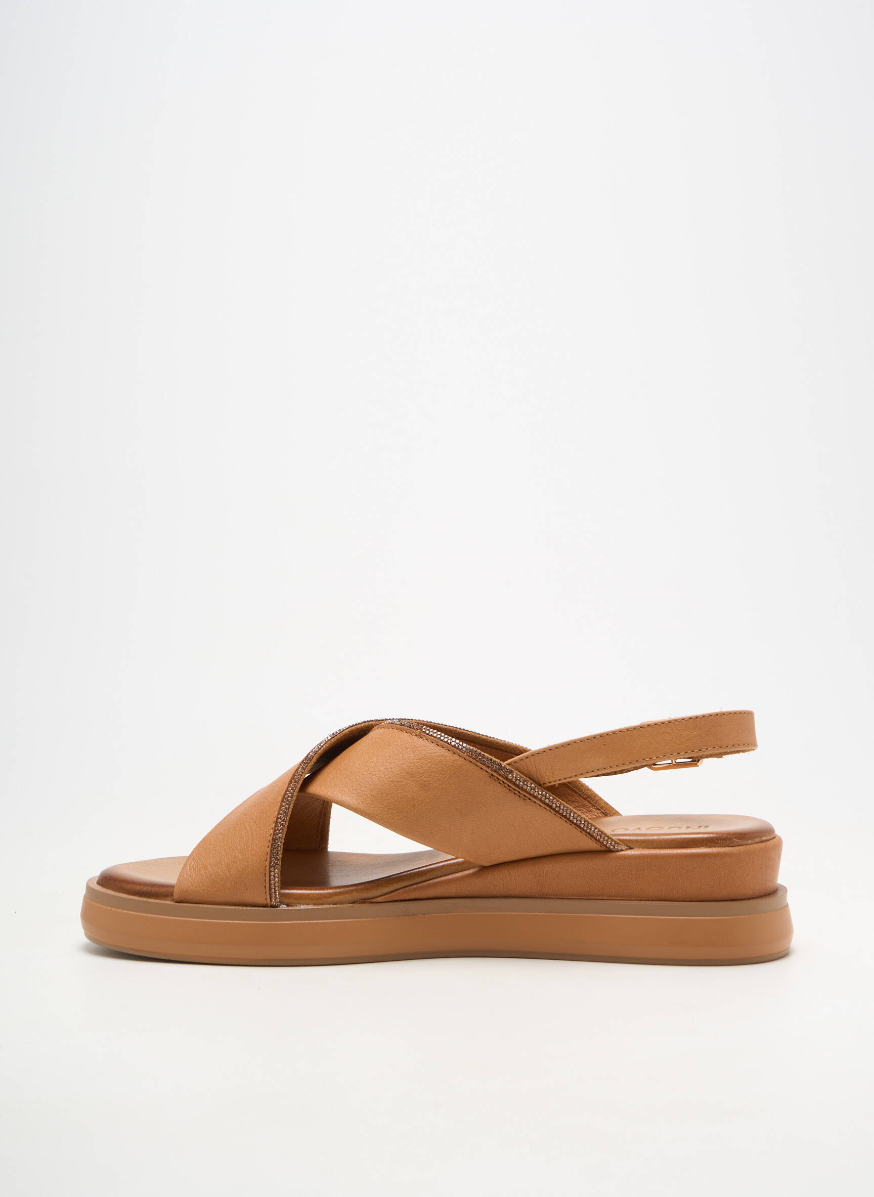 Sandale/pantofi decupați material neted toc plat până la 3 cm maro INUOVO femeie