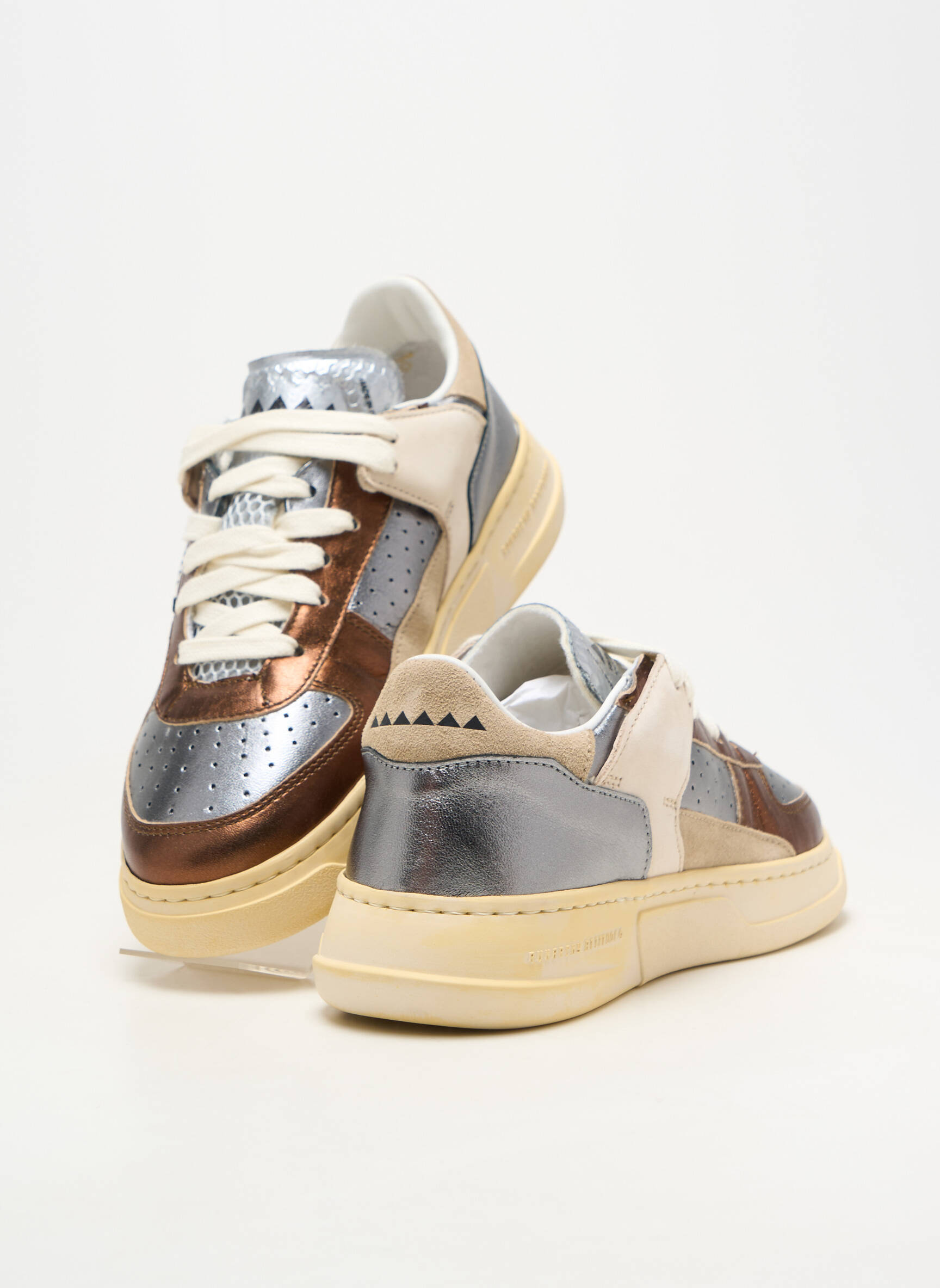 Adidași material neted toc plat până la 3 cm gri RUN OF femeie