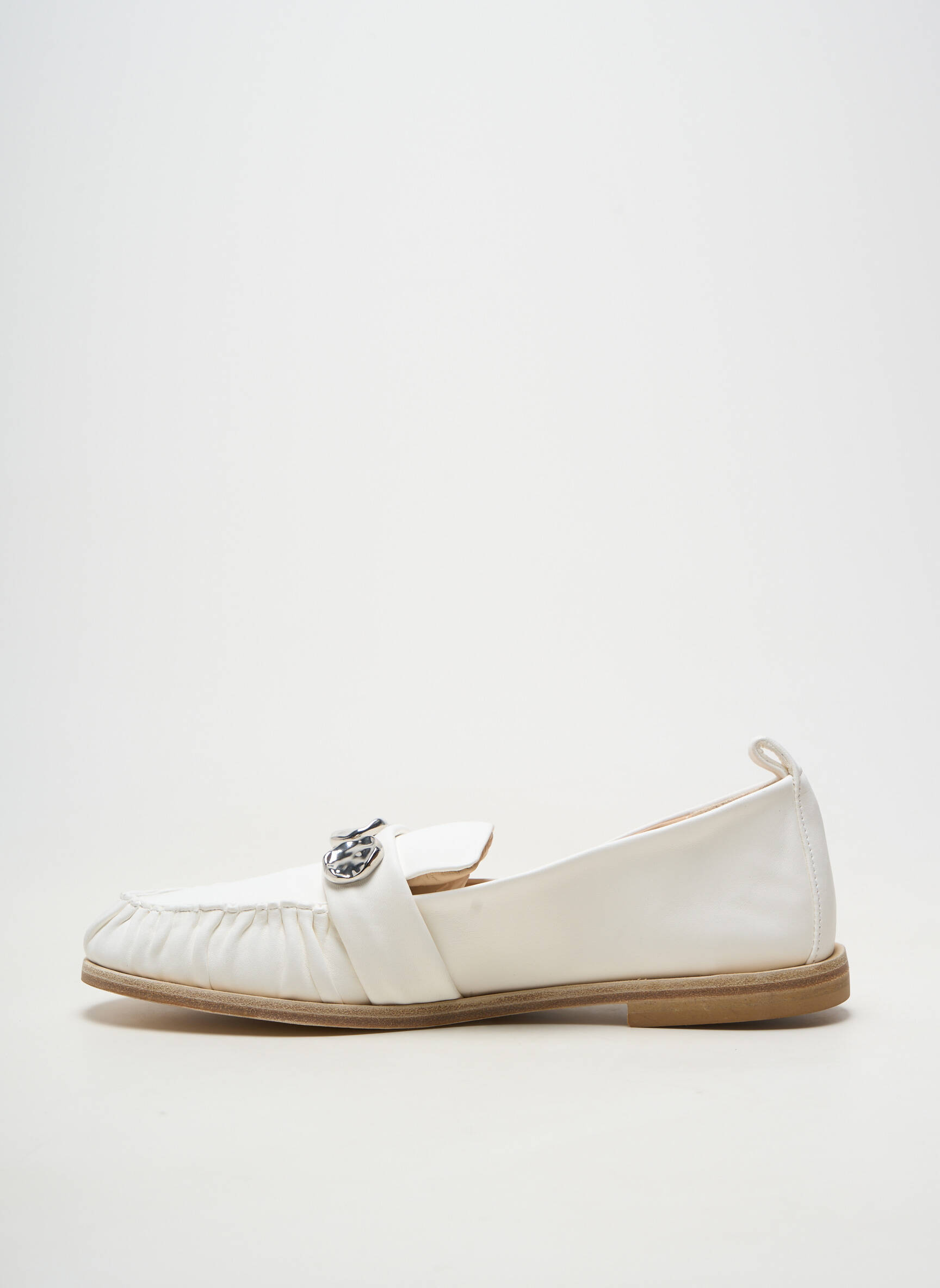Mocasini chiquet toc plat până la 3 cm alb FRU.IT femeie
