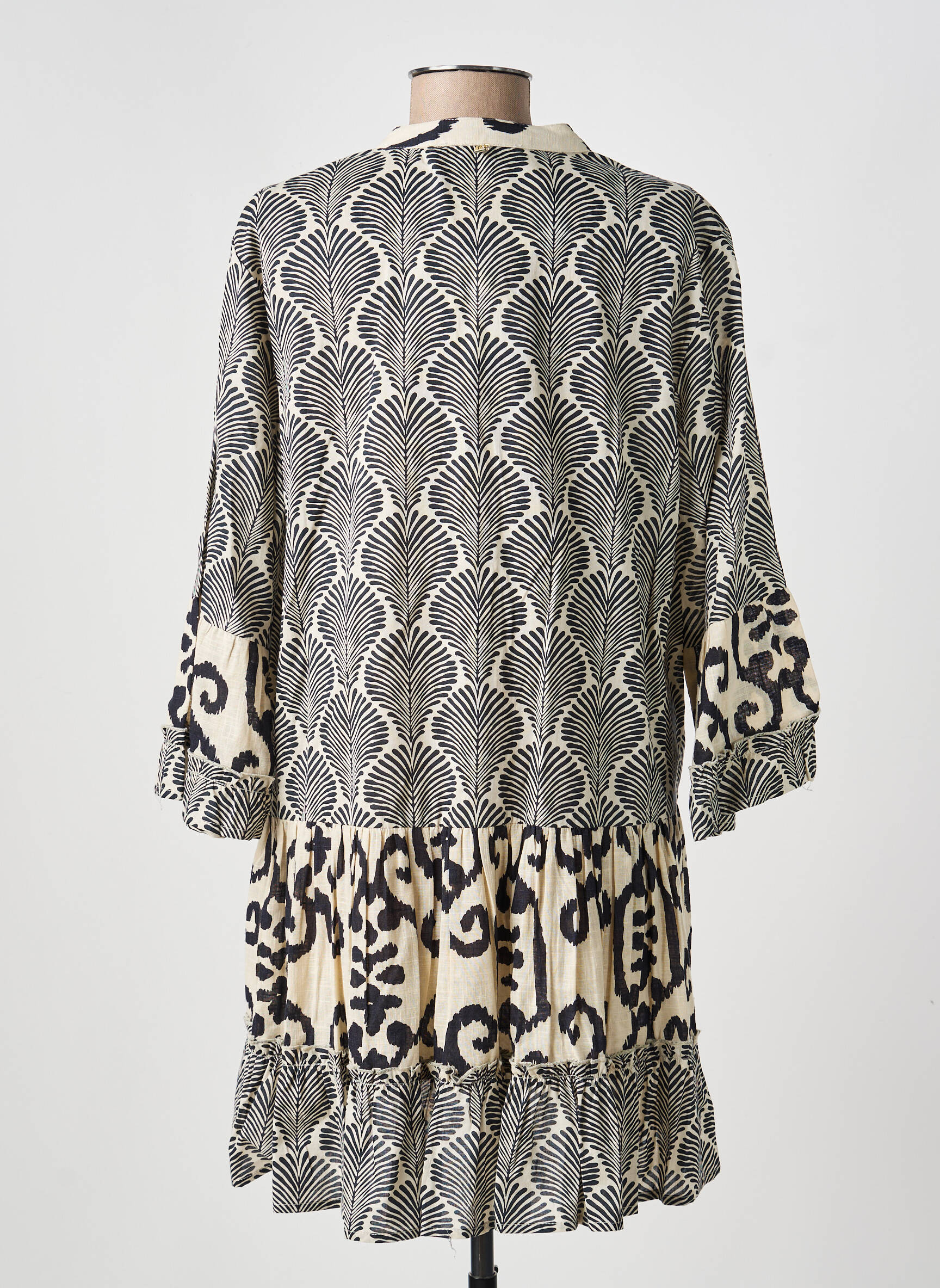 Rochie scurtă mâneci 3/4 mâneci 3/4 negru LOLA CASADEMUNT femeie