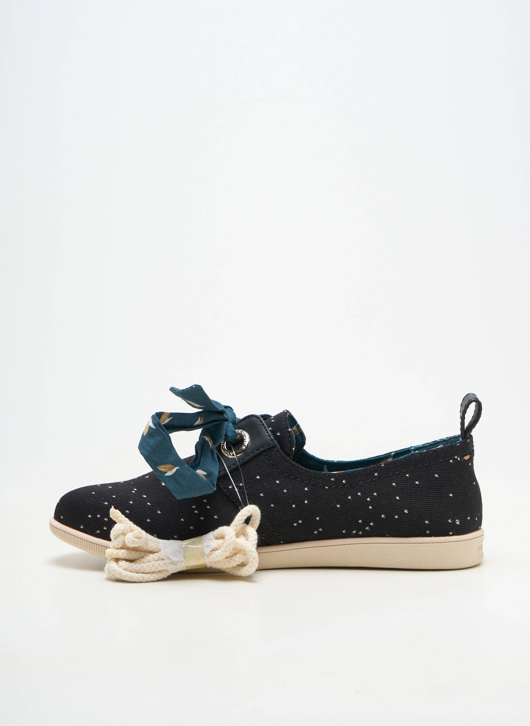 Adidași material neted toc plat până la 3 cm negru ARMISTICE femeie