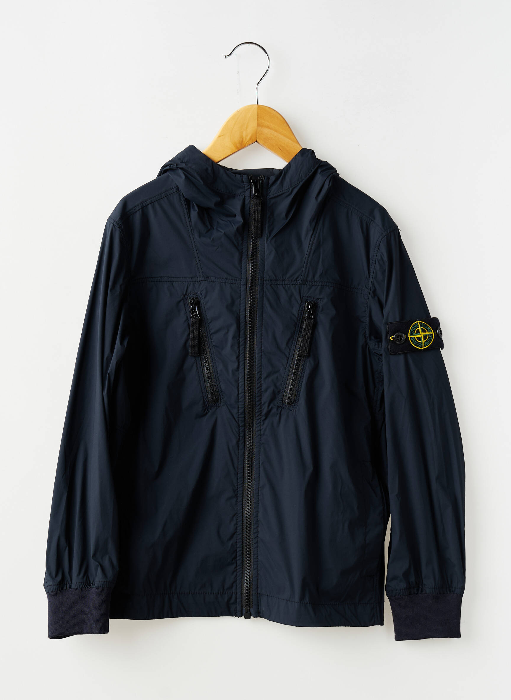 Jachetă vânt efect material satinat cu glugă albastru STONE ISLAND băiat