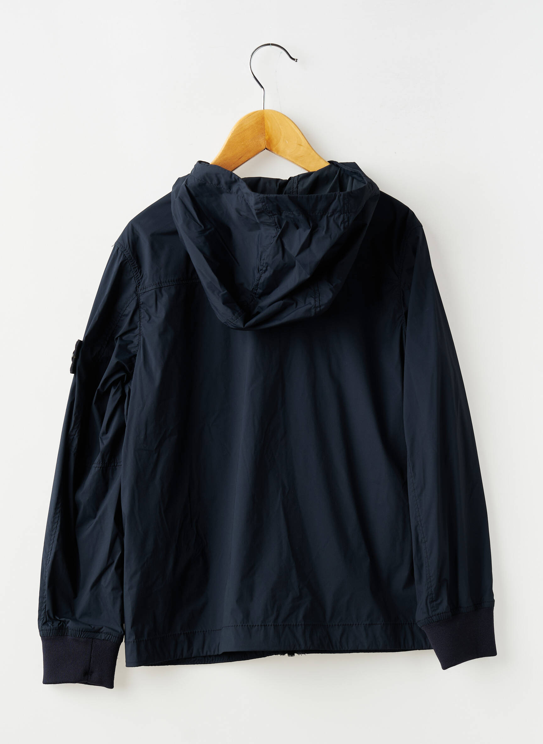 Jachetă vânt efect material satinat cu glugă albastru STONE ISLAND băiat